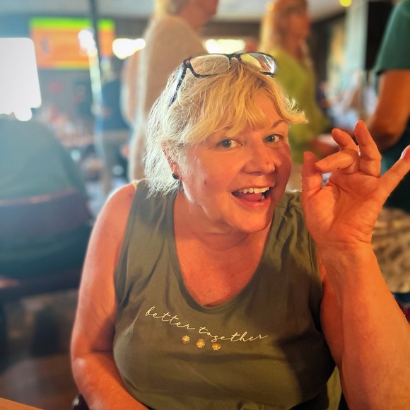 Meet your Posher, Debbie - Picture 4 of 7